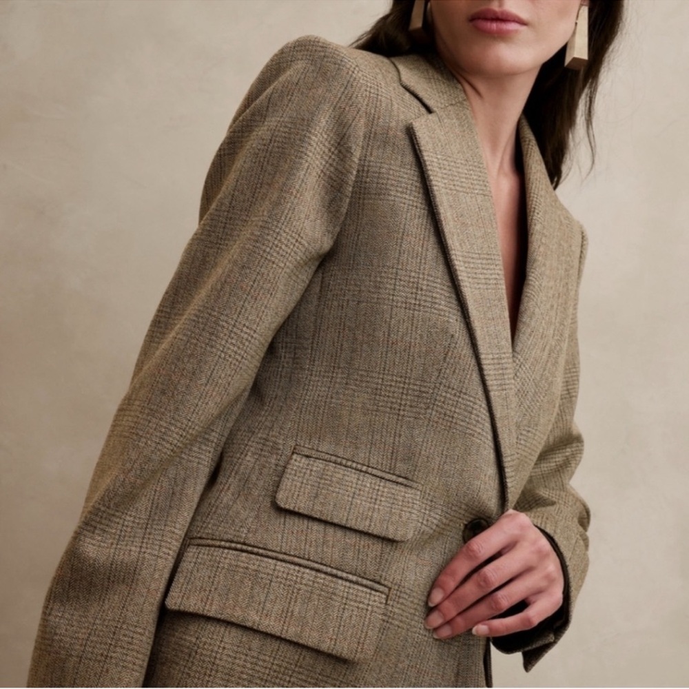 Banana Republic 🌟Gorgeous Lido Sculpted Italian Plaid Wool Blazer🌟